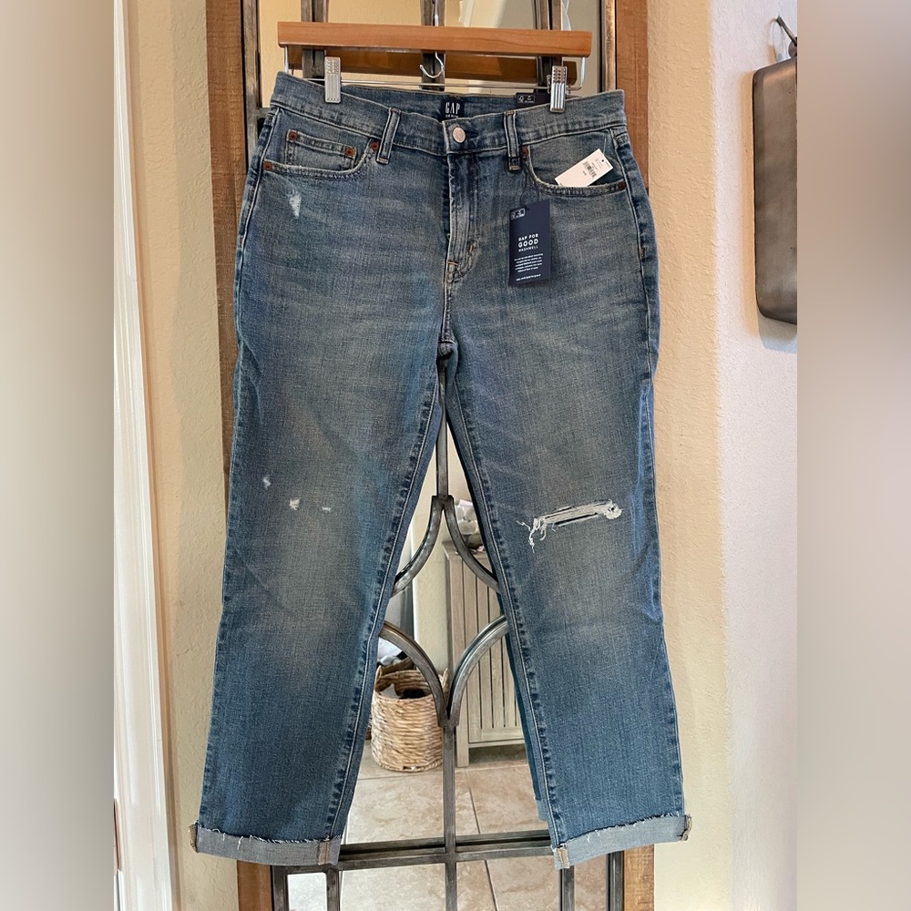NWT Gap Girlfriend Jeans S8 Distressed